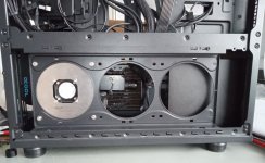 TT CORE 71 TGlas Edition Wattercooled 4.jpg